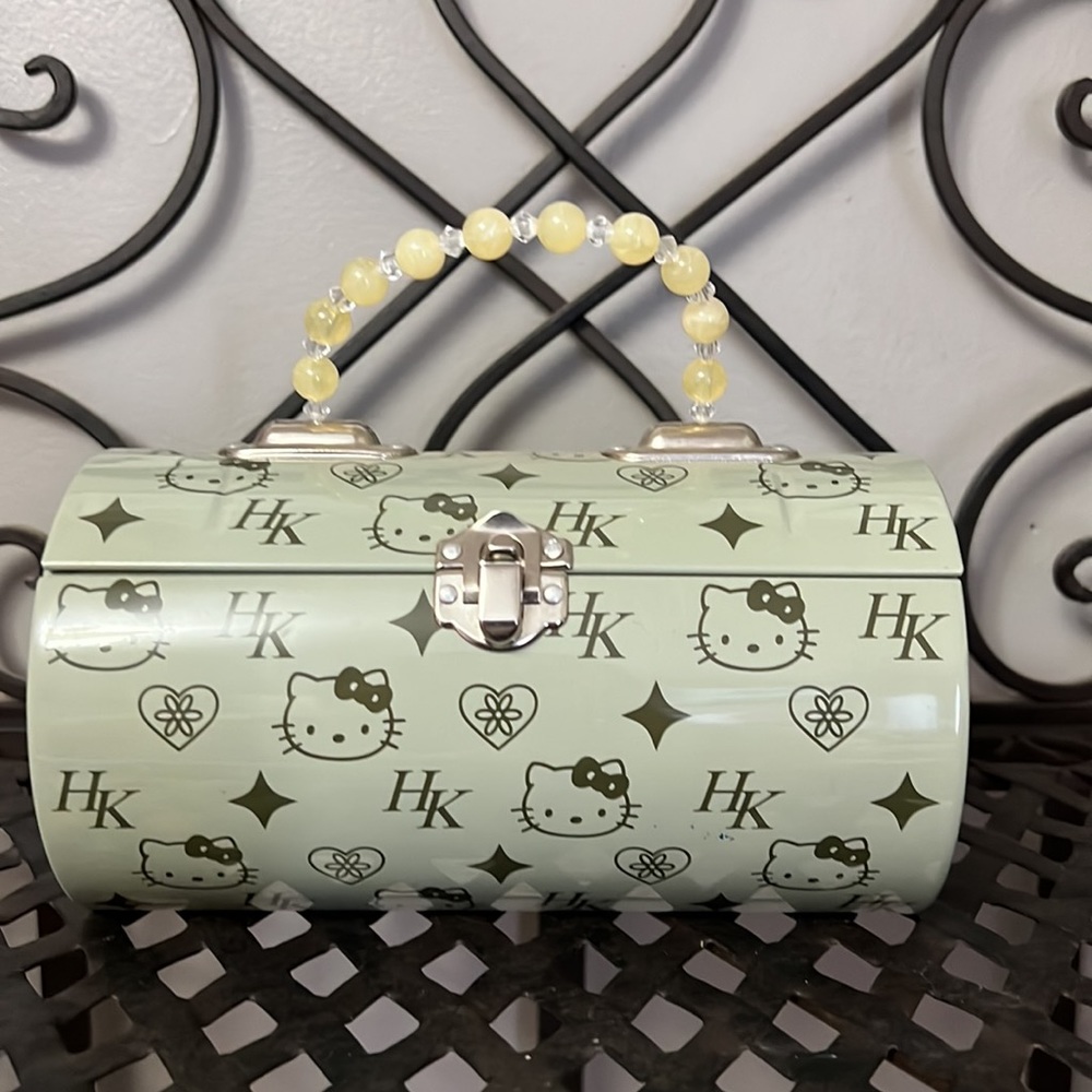 Hello Kitty Tin Box - Picture 2 of 7